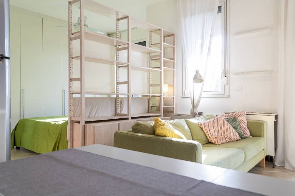 Salone - One-room apartment Bologna (neighborhood Bolognina) - photo 2