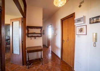 Corridoio - Three-room apartment Bologna (neighborhood Lame) - photo 24