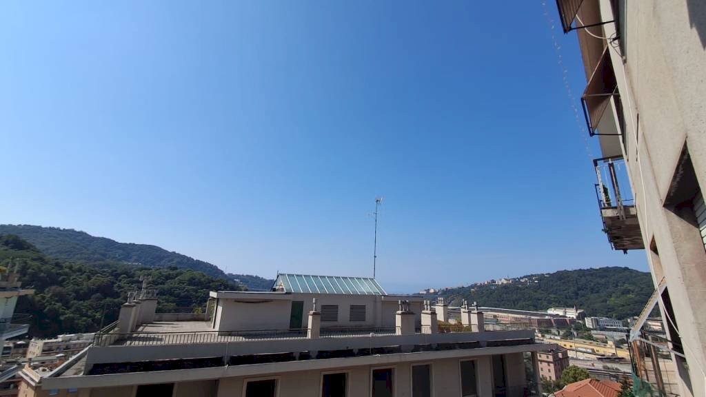 Vista - Trilocale via Pierino Negrotto Cambiaso, 24, Genova (zona Sampierdarena) - foto 1