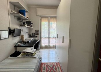 Camera da letto - Trilocale via Capri, Genova (zona Oregina) - foto 23