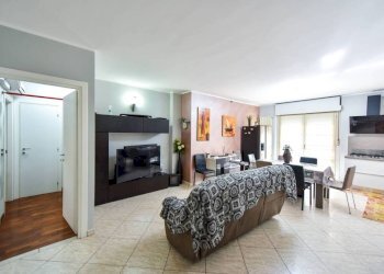 Salone - Apartment via Perosa, 11, Torino (neighborhood Cenisia) - photo 4