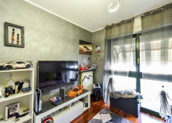 Salone - Apartment via Perosa, 11, Torino (neighborhood Cenisia) - photo 26