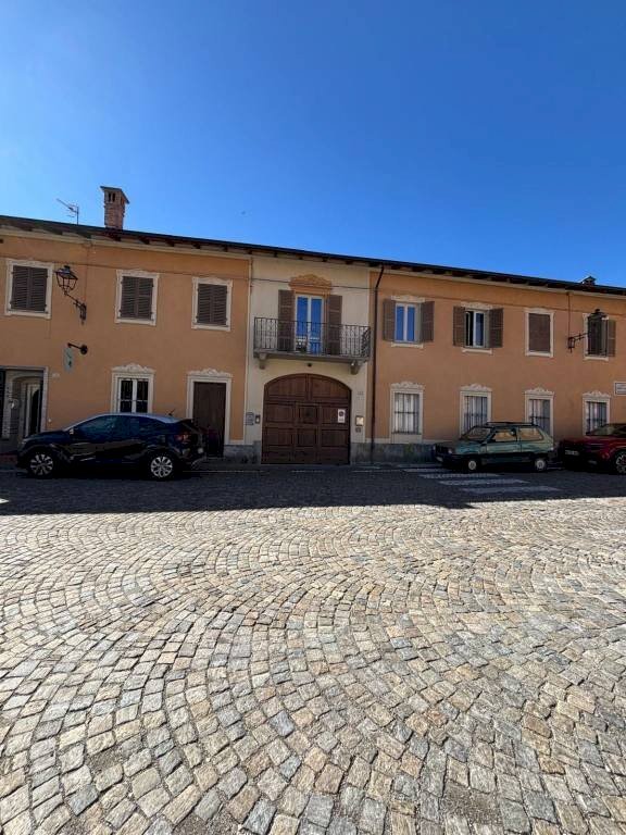 Facciata - Appartamento piazza Santa Maria, 13, Peveragno - foto 1