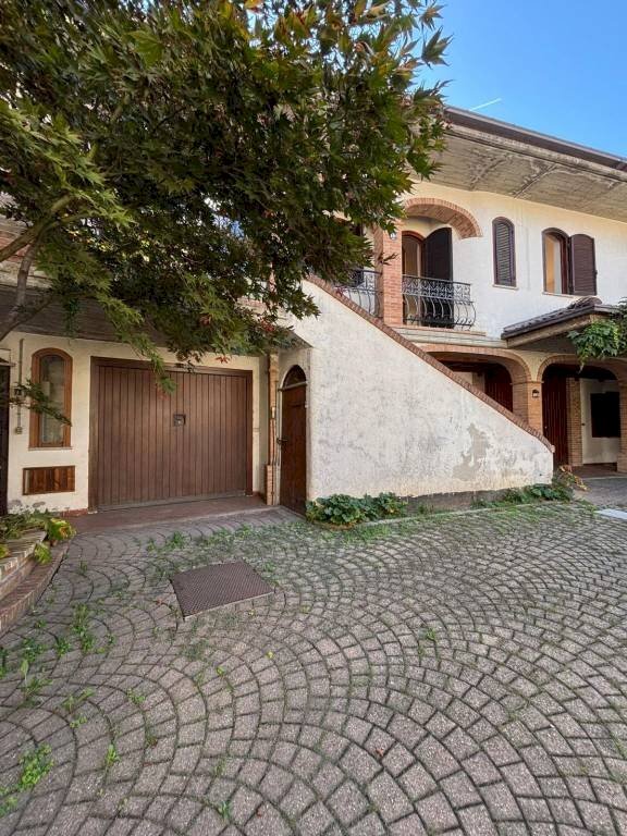 Cortile interno - Appartamento piazza Santa Maria, 13, Peveragno - foto 3