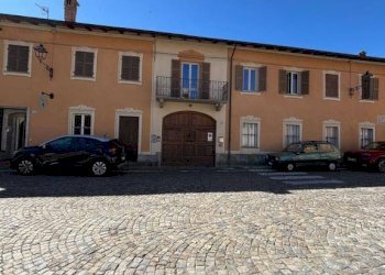 Facciata - Appartamento piazza Santa Maria, 13, Peveragno - foto 1