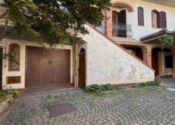 Cortile interno - Appartamento piazza Santa Maria, 13, Peveragno - foto 3