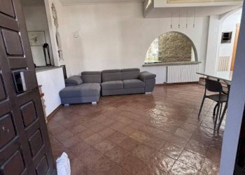 Salone - Appartamento piazza Santa Maria, 13, Peveragno - foto 4