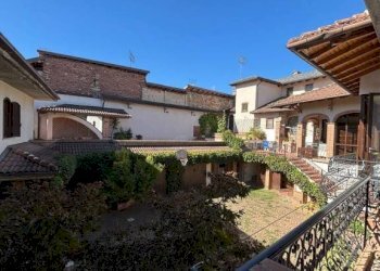 Balcone - Appartamento piazza Santa Maria, 13, Peveragno - foto 9