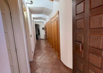 Corridoio - Appartamento piazza Santa Maria, 13, Peveragno - foto 18