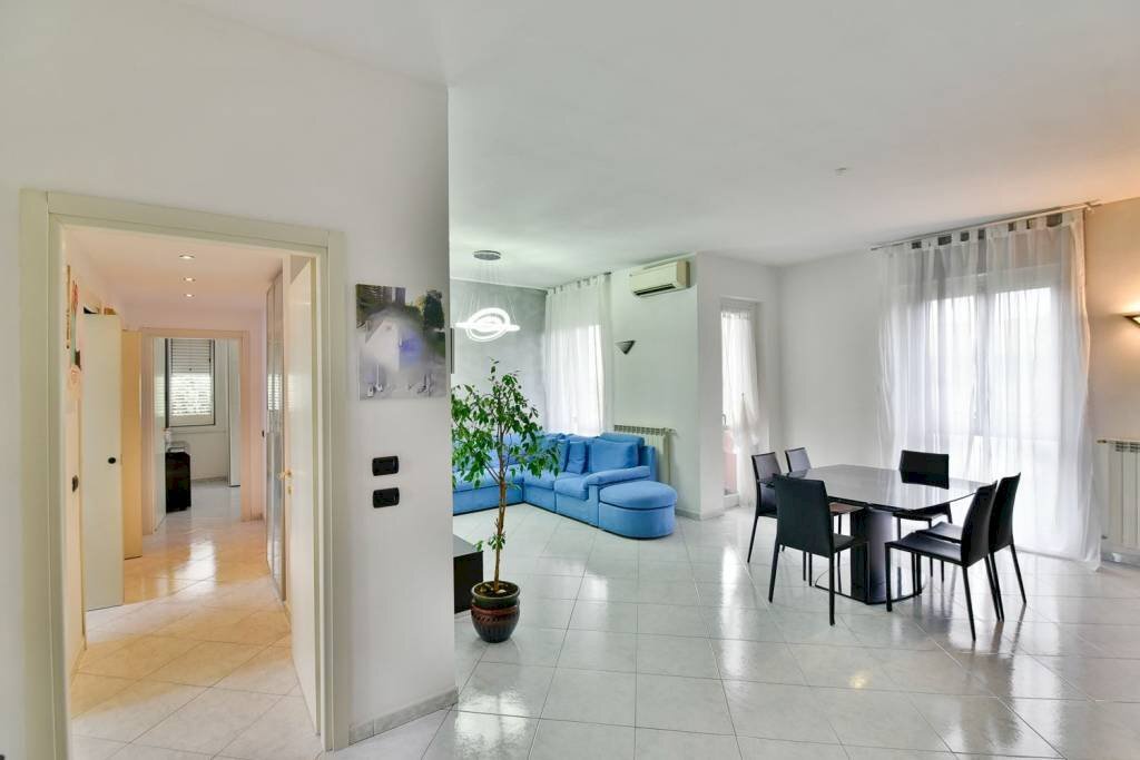 Salone - Three-room apartment via Umberto Tagliabue, 89, Desio - photo 2