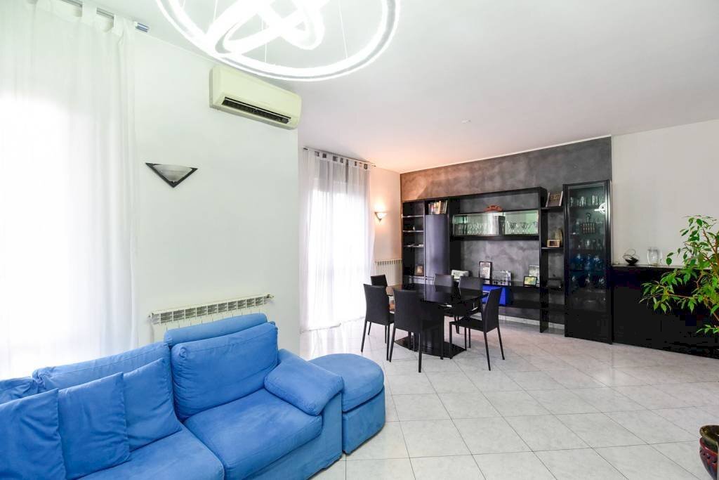 Salone - Three-room apartment via Umberto Tagliabue, 89, Desio - photo 3