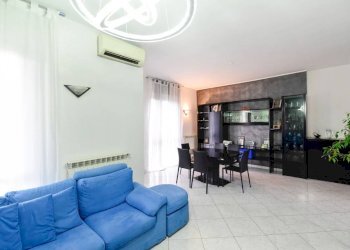 Salone - Three-room apartment via Umberto Tagliabue, 89, Desio - photo 3