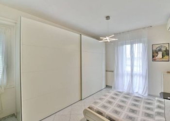 Camera da letto - Three-room apartment via Umberto Tagliabue, 89, Desio - photo 18