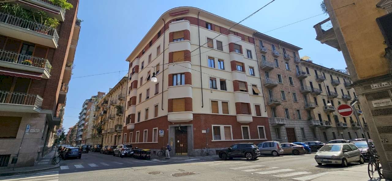 facciata - Trilocale via Massena, 93, Torino (zona Crocetta) - foto 1