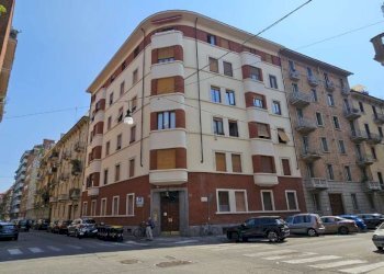facciata - Trilocale via Massena, 93, Torino (zona Crocetta) - foto 1