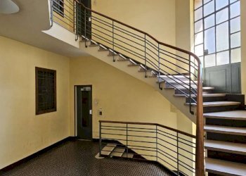 androne scala condominiale - Trilocale via Massena, 93, Torino (zona Crocetta) - foto 4