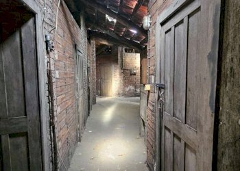 corridoio soffitta - Trilocale via Massena, 93, Torino (zona Crocetta) - foto 37