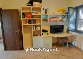 Camera da letto - Appartamento via Sirleto, 67, Catanzaro - foto 15