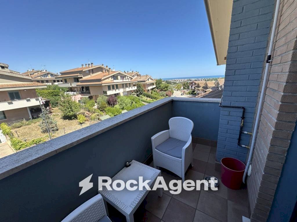 Terrazzo - Two-room apartment via Levante, 32, Città Sant'Angelo - photo 3