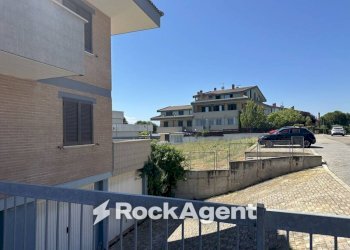 Zona - Two-room apartment via Levante, 32, Città Sant'Angelo - photo 7