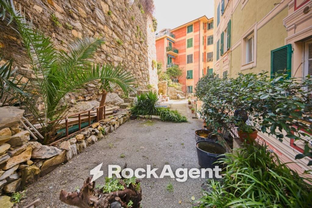 Cortile interno - Quadrilocale via Piero Schiaffino, 114, Camogli - foto 2