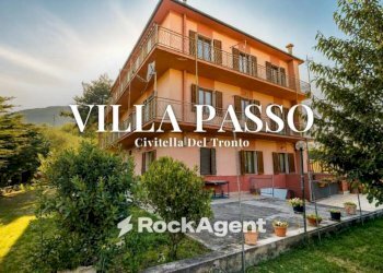 Facciata - Casa indipendente via Case Sparse frazione Villa Passo, Civitella del Tronto - foto 1