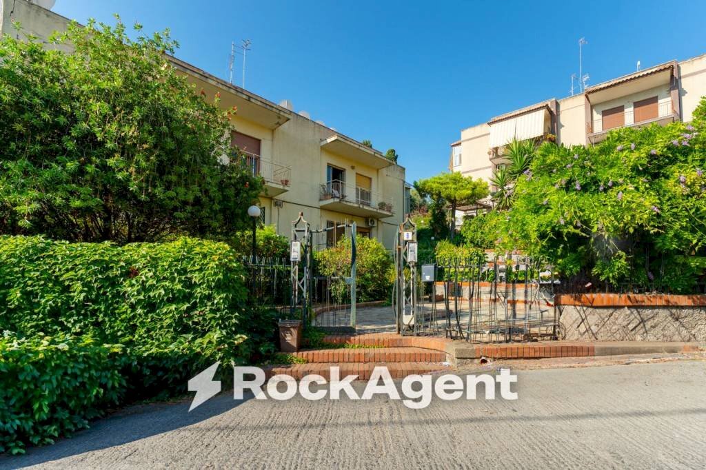 Zona - Appartamento via Litteri, 9, Aci Castello - foto 1