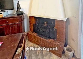 Salone - Three-room apartment via Trento, Cecina - photo 4