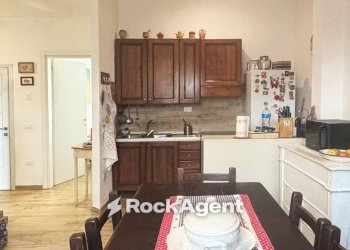 Cucina - Three-room apartment via Trento, Cecina - photo 5