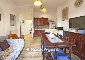Salone - Three-room apartment via Trento, Cecina - photo 7