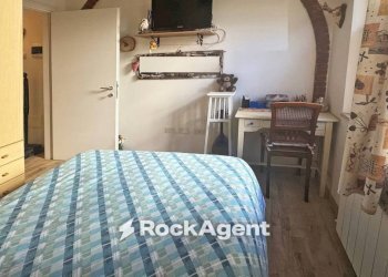 Camera da letto - Three-room apartment via Trento, Cecina - photo 9