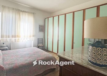 Camera da letto - Three-room apartment via Trento, Cecina - photo 13