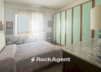Camera da letto - Three-room apartment via Trento, Cecina - photo 15