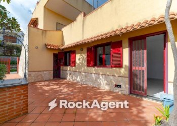 Facciata - Villa via Vampolieri, 34, Aci Catena - foto 11