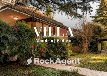 Giardino - Villa via Eraclea, 4, Padova (zona Mandria) - foto 1