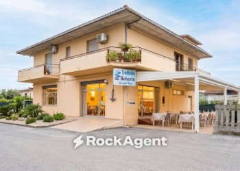 Facciata - Ristorante via Concezione, 33, Sant'Omero - foto 2