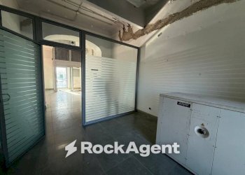 Interno non residenziale - Negozio piazza Vittorio Emanuele, 18, Pietraperzia - foto 8