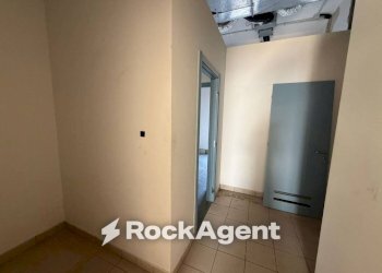 Interno palazzo - Negozio piazza Vittorio Emanuele, 18, Pietraperzia - foto 24