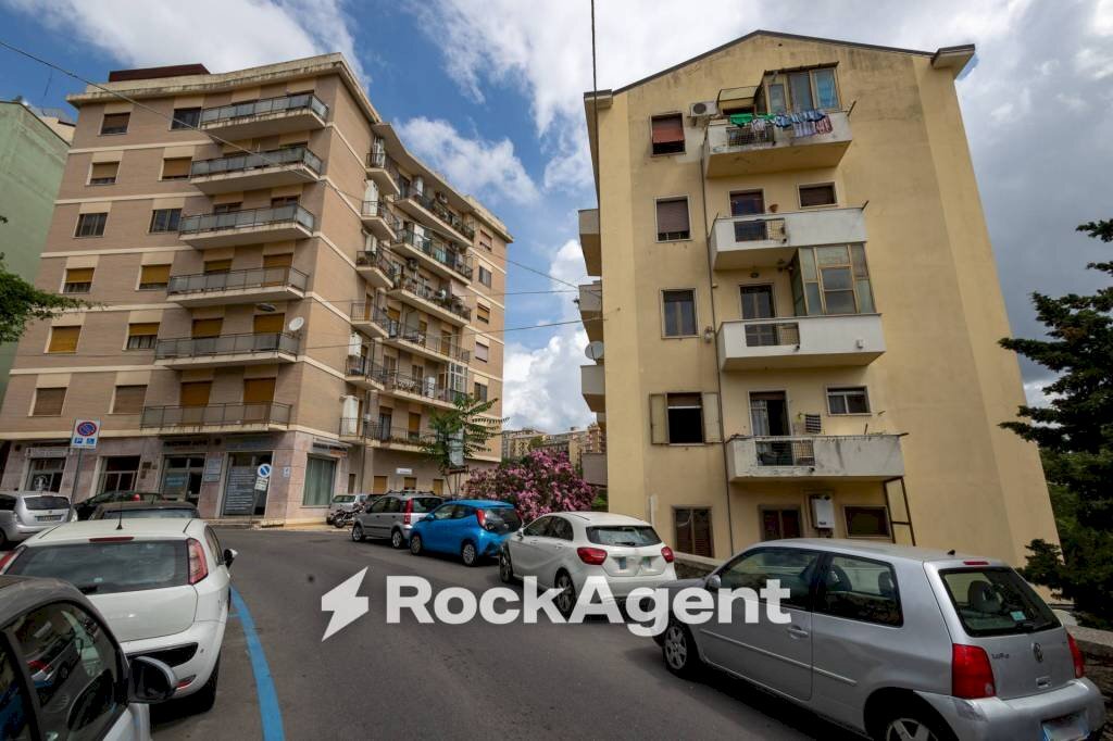 Facciata - Trilocale via Sant'Agostino, 1, Catanzaro - foto 3
