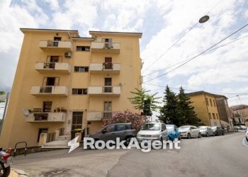 Facciata - Trilocale via Sant'Agostino, 1, Catanzaro - foto 2