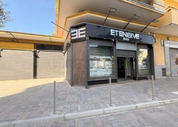 1 - Commercial Premises Viale Abramo Lincoln, Caserta - photo 1