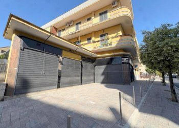 WhatsApp Image 2026-09-02 at 11.50.28 (2) - Commercial Premises Viale Abramo Lincoln, Caserta - photo 3
