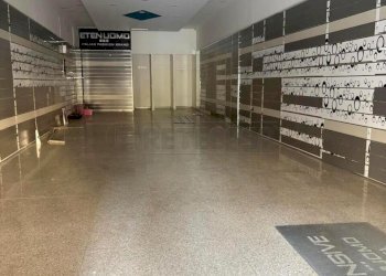 WhatsApp Image 2026-09-02 at 11.50.28 - Commercial Premises Viale Abramo Lincoln, Caserta - photo 4