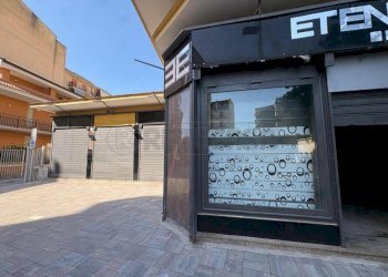 WhatsApp Image 2026-09-02 at 11.50.29 (1) - Commercial Premises Viale Abramo Lincoln, Caserta - photo 5
