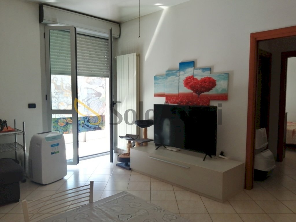 soggiorno 1.jpg - Three-room apartment Via Cesare Battisti 28, Cambiano - photo 3