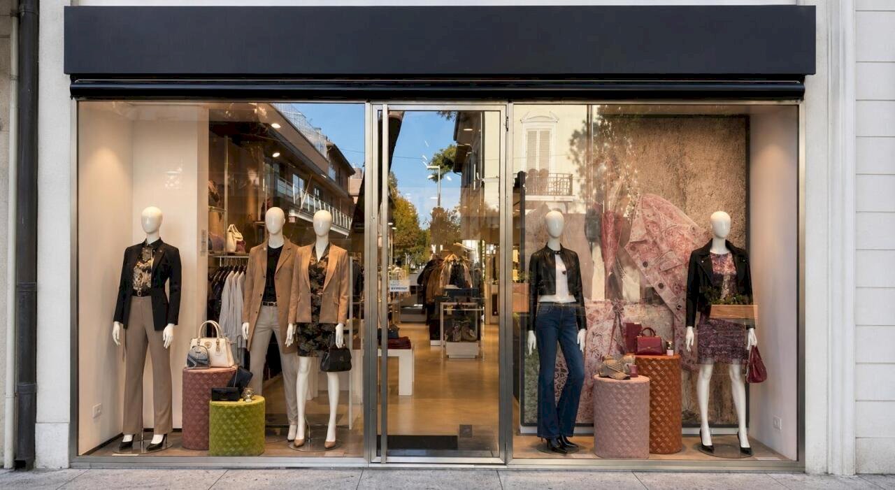 bcc40cd6-86dc-4057-b510-6f3c2927d3d7 - Abbigliamento - Intimo Viale Maria Ceccarini, Riccione - foto 2