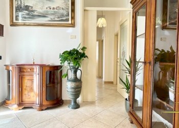 Ingresso - Quadrilocale Viale Giulio Serafini 2, Rimini - foto 2