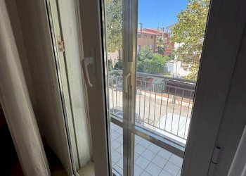 Particolare infisso - Quadrilocale Viale Giulio Serafini 2, Rimini - foto 28