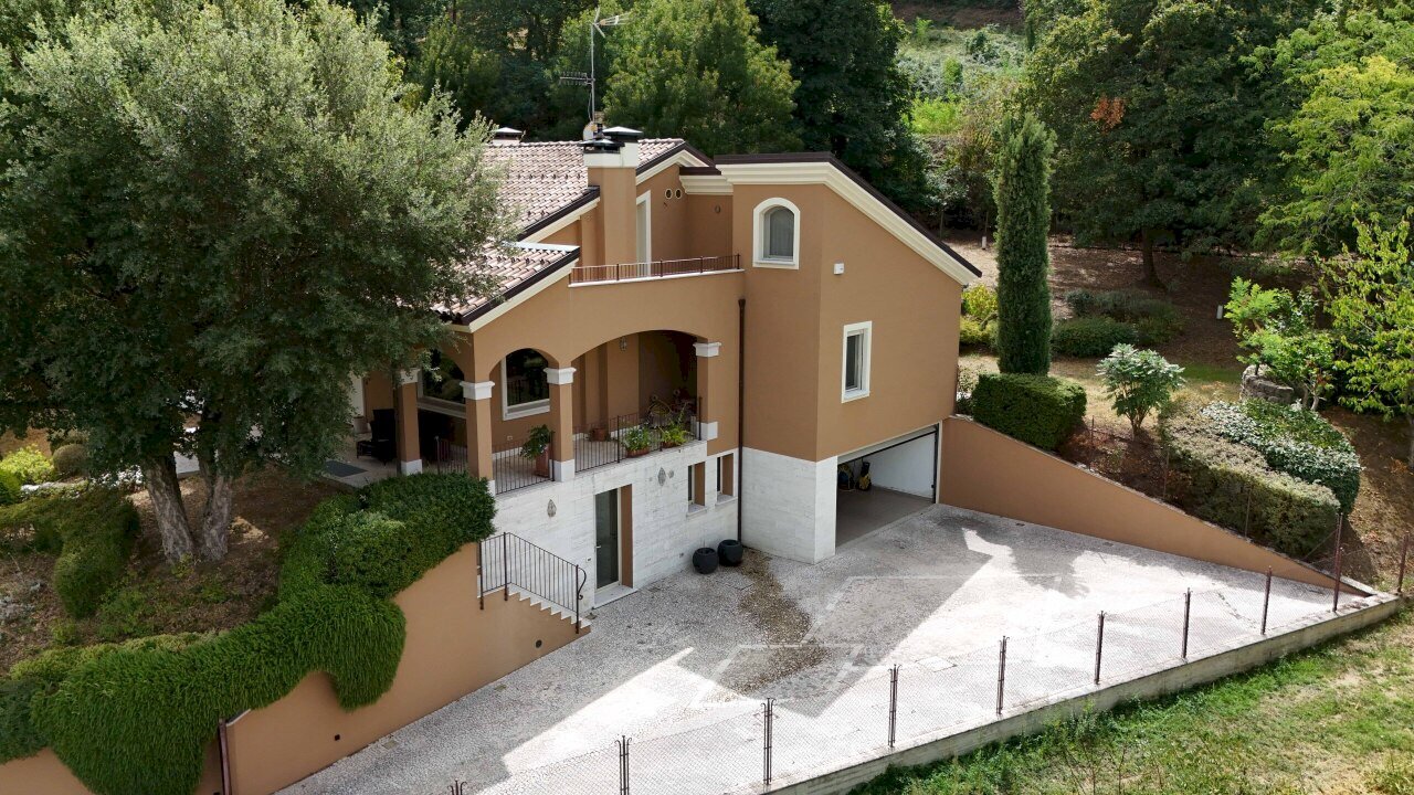 DJI_20250211235855_0027_D - Villa Via Filippo da Pietracuta 21, San Leo - foto 2