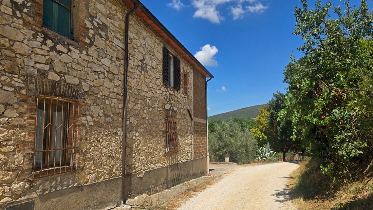 PORZIONE DI CASALE IN PIETRA (1) - Portion of a house Via Selvarella 11, Montecchio - photo 1